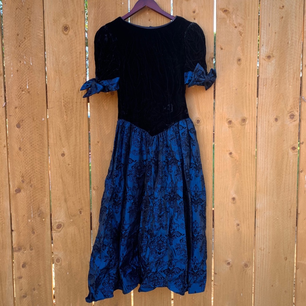 Vintage Renaissance blue and black velvet dress
